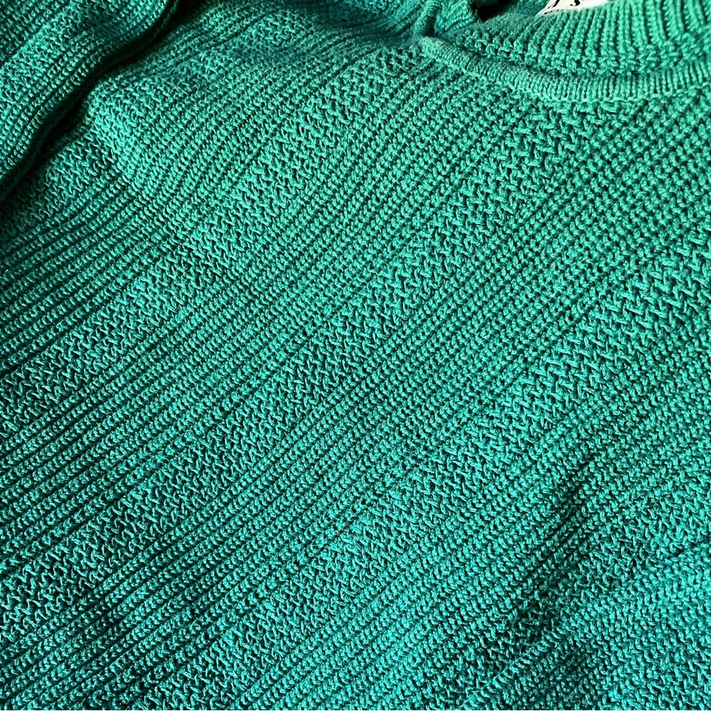 Basix sweater - Picture 3 of 6